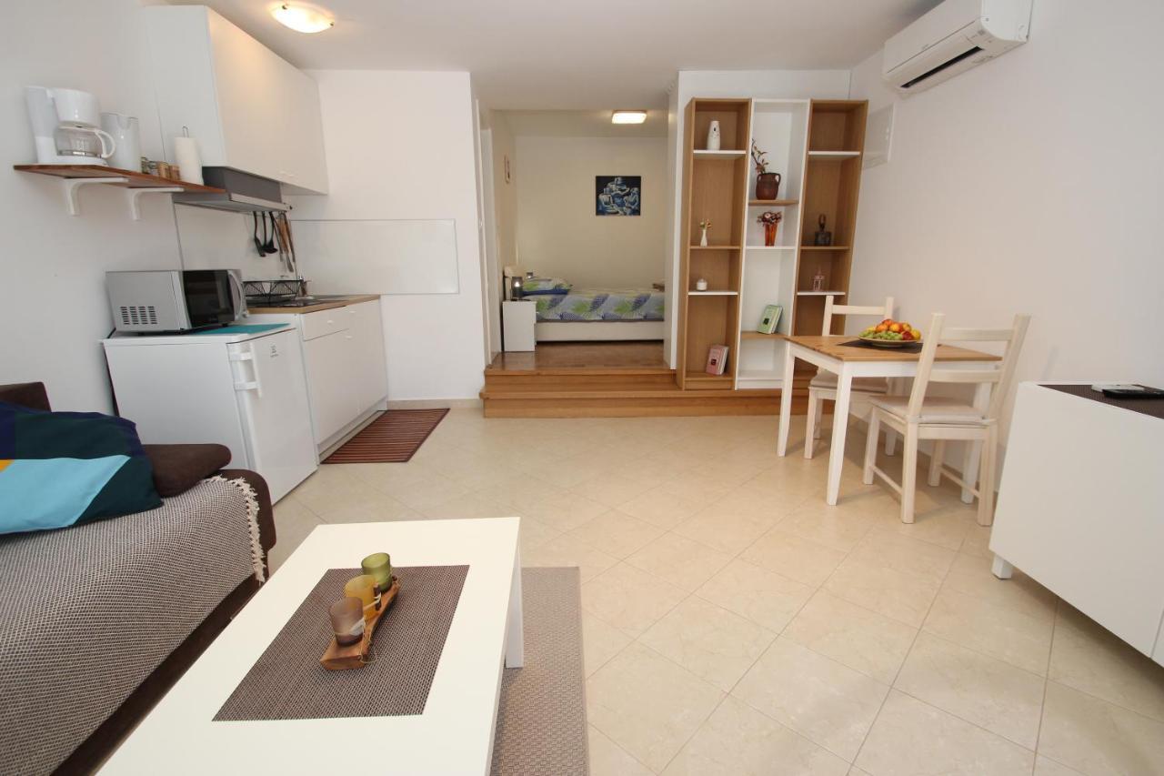 Apartment Luigi โปเรช ภายนอก รูปภาพ