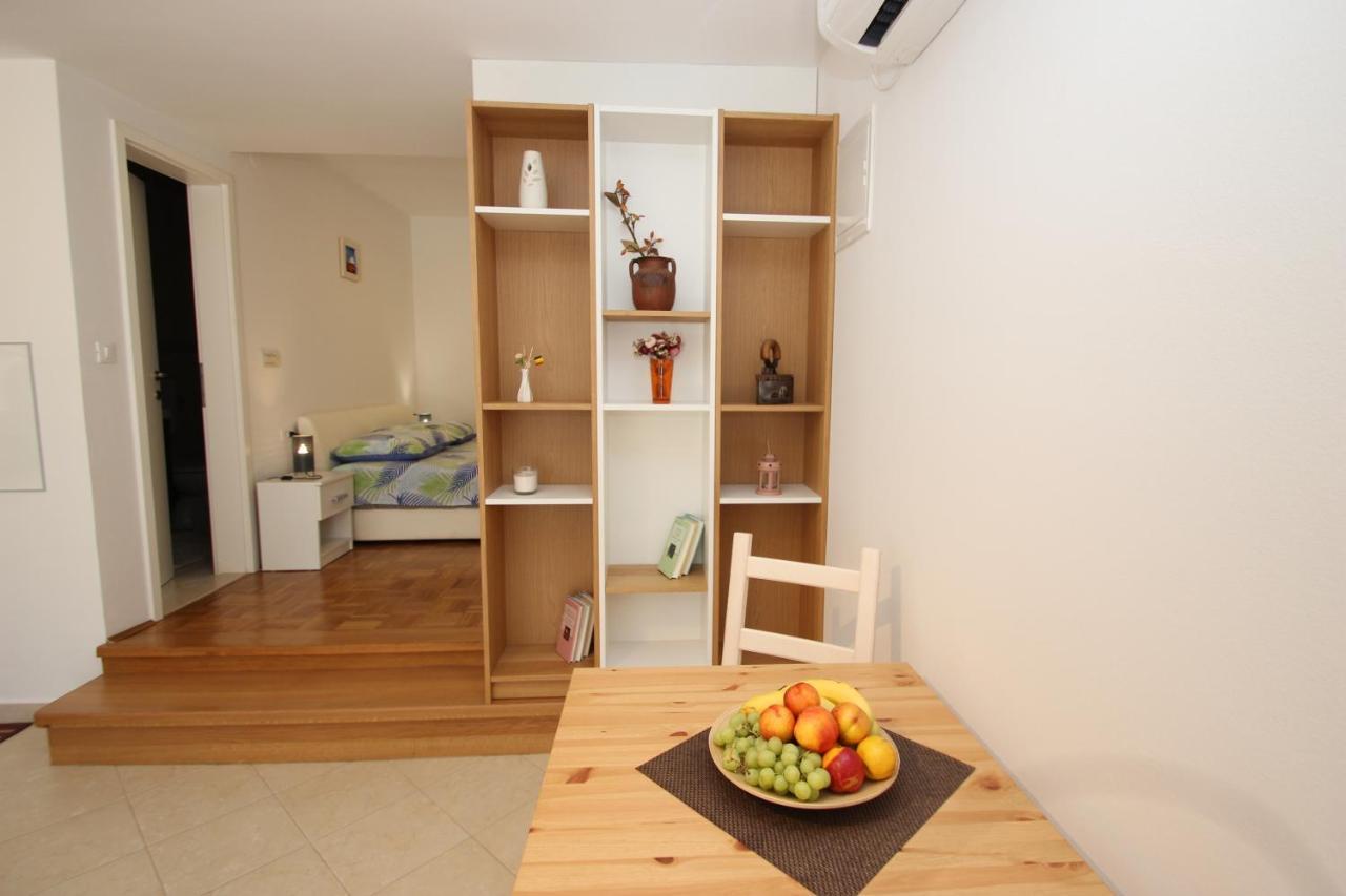 Apartment Luigi โปเรช ภายนอก รูปภาพ