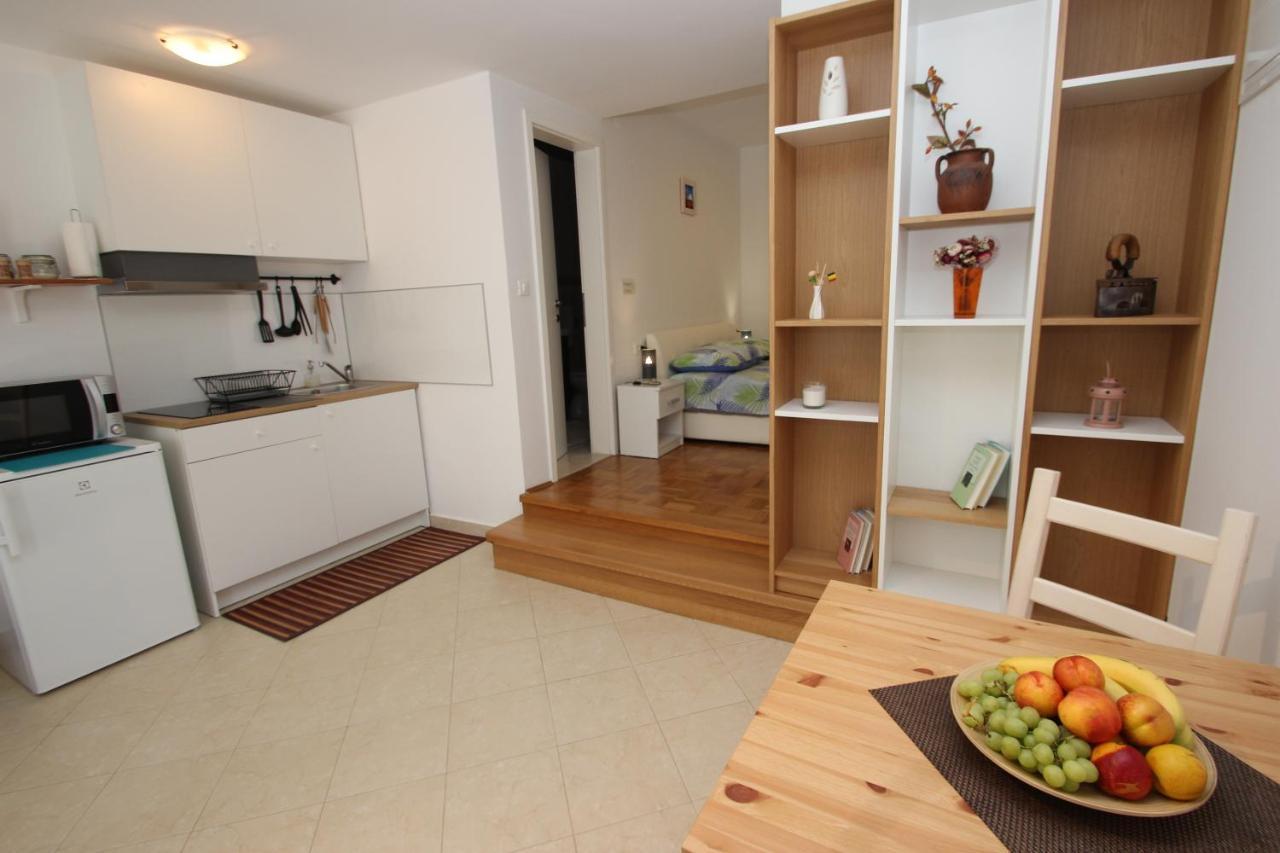 Apartment Luigi โปเรช ภายนอก รูปภาพ